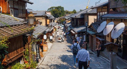 Explore Gion On A Guided Tour